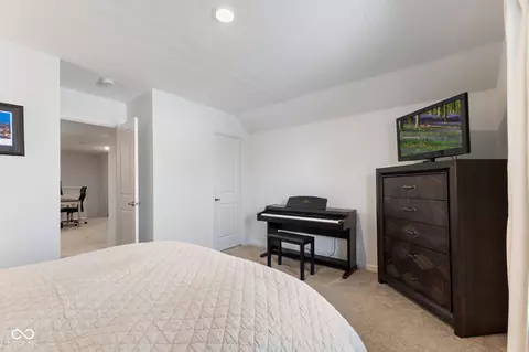 Bedroom - 8264 Hulton Rd, Pendleton, IN 46064 photo 7 of 8