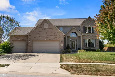 2086 Woodfield Dr, Greenwood, IN 46143