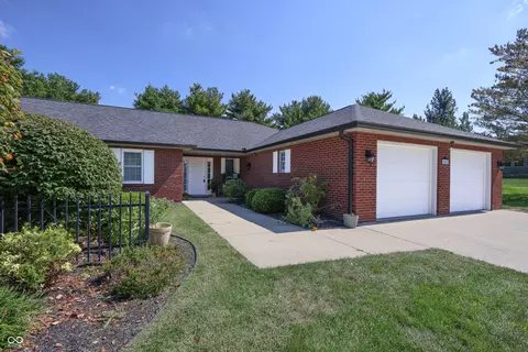 6085 S Stratton Ct, Columbus, IN 47203