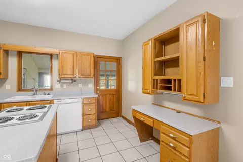 Kitchen - 4320 E 900 N, Edinburgh, IN 46124 photo 4 of 9
