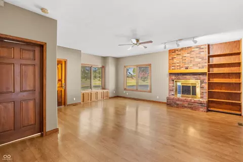 Living - 4320 E 900 N, Edinburgh, IN 46124 photo 3 of 8