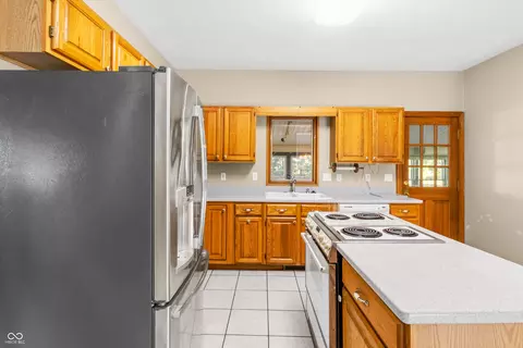 Kitchen - 4320 E 900 N, Edinburgh, IN 46124 photo 5 of 9