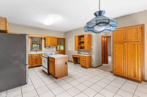 Kitchen - 4320 E 900 N, Edinburgh, IN 46124 photo 3 of 9