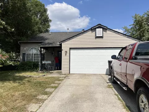 172 Country Wood Dr, Whiteland, IN 46184