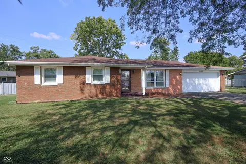 5120 Navajo Ct, Columbus, IN 47203
