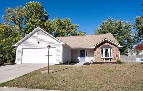 7824 Ashton Pl, Fishers, IN 46038