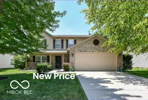 13044 Sweet Briar Pkwy, Fishers, IN 46038