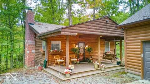 479 W Greenwalt Dr, Nineveh, IN 46164