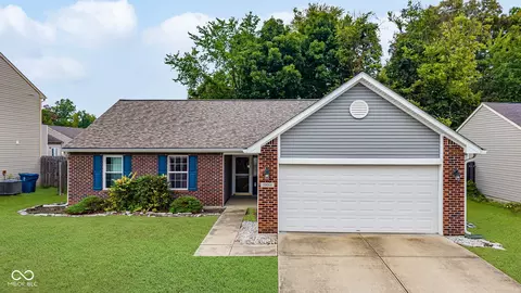 10064 Sundown Ln, Avon, IN 46123