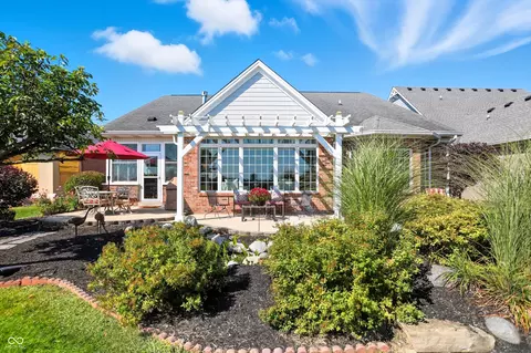 2263 Somerset Dr, Franklin, IN 46131