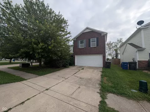 1329 Central Park Dr, Shelbyville, IN 46176