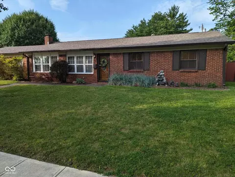 703 Redfern Dr, Beech Grove, IN 46107