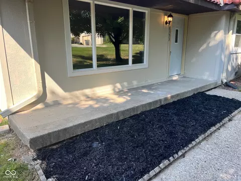 8353 Paso Del Norte Ct, Indianapolis, IN 46227