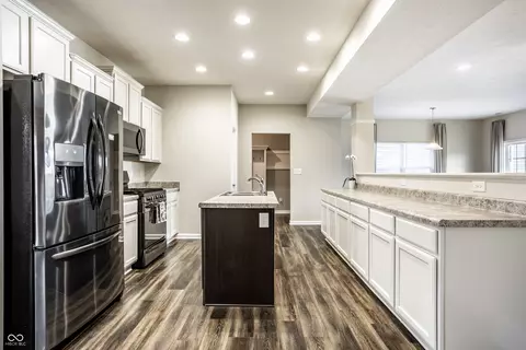 Kitchen - 5986 Meadowview Dr, Whitestown, IN 46075 photo 1 of 4