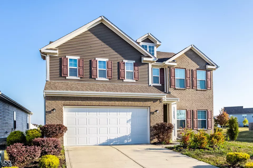 Exterior - 5986 Meadowview Dr, Whitestown, IN 46075 photo 2 of 10