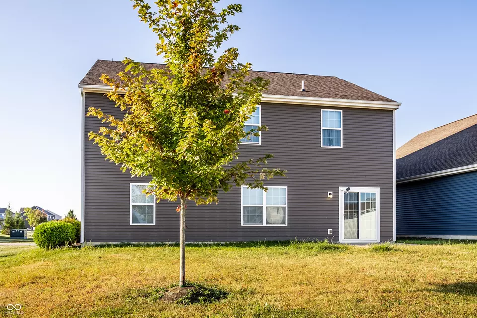 Exterior - 5986 Meadowview Dr, Whitestown, IN 46075 photo 9 of 10