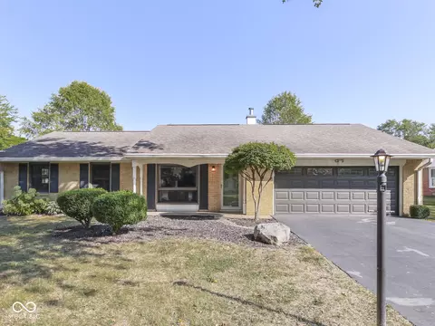 1210 E Adams Dr, Franklin, IN 46131