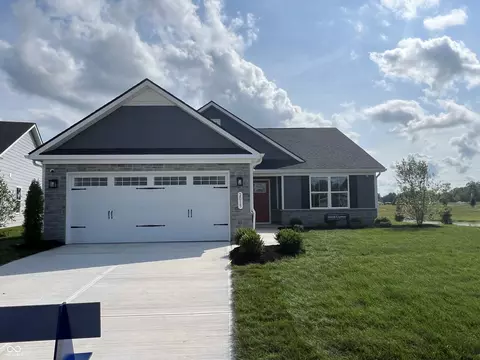 2015 Pheasant Grove Dr, Danville, IN 46112