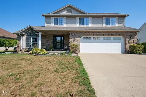 2935 Cross Creek Dr, Columbus, IN 47201