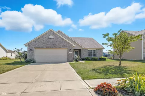 4353 W Parkway Ct, New Palestine, IN 46163