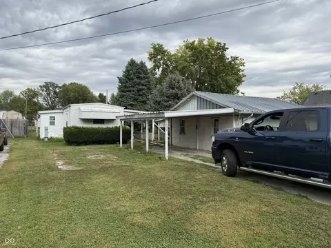 608 White St, Shirley, IN 47384