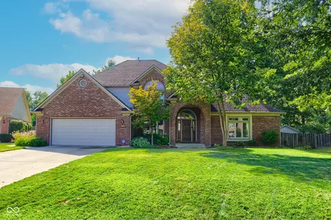 8443 Nottinghill Dr, Indianapolis, IN 46234