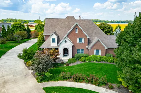 1675 Devonshire Dr, Seymour, IN 47274