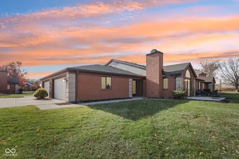 9364 Oak Run East Dr, Indianapolis, IN 46260