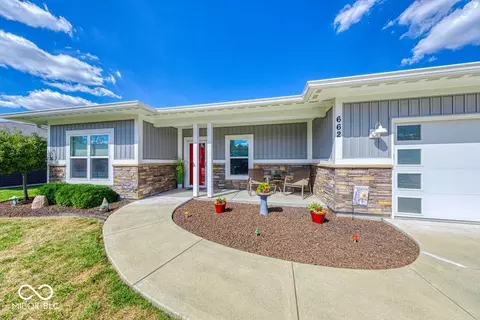 662 S Sobota Way, Trafalgar, IN 46181