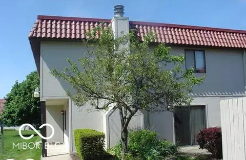 8542 La Corrida Ct, Indianapolis, IN 46227