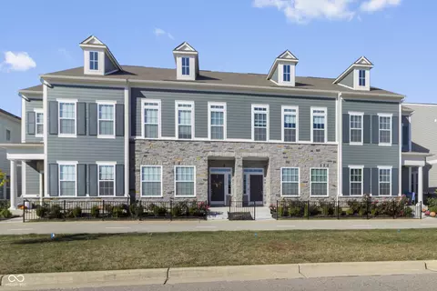 Exterior - 812 Kinzer Ave, Carmel, IN 46032 photo 3 of 4
