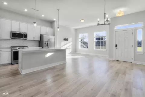Living - 812 Kinzer Ave, Carmel, IN 46032 photo 3 of 5