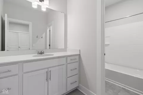 Bath - 812 Kinzer Ave, Carmel, IN 46032 photo 2 of 3