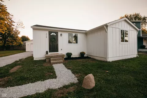 5739 N Clover Maple Dr, Fairland, IN 46126