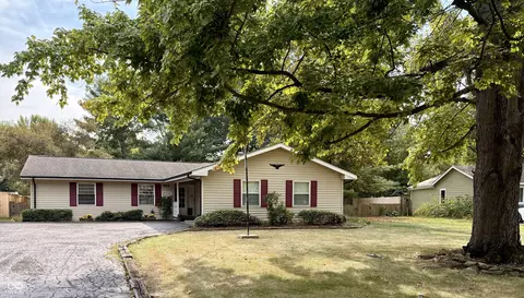949 Nantucket Dr, Cicero, IN 46034