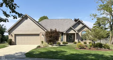 828 Saint Andrews Dr, Avon, IN 46123