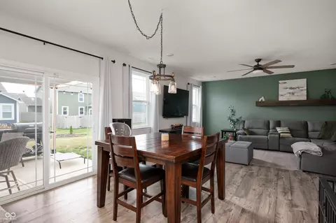 Dining - 357 Carrick Glen Blvd, Pendleton, IN 46064 photo 1 of 1