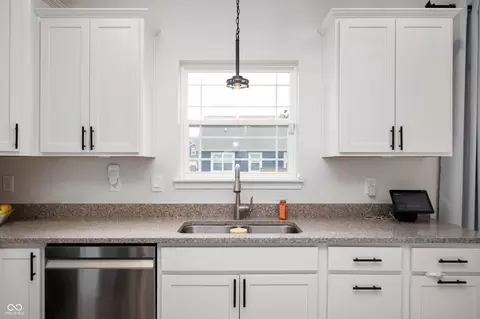 Kitchen - 357 Carrick Glen Blvd, Pendleton, IN 46064 photo 3 of 3
