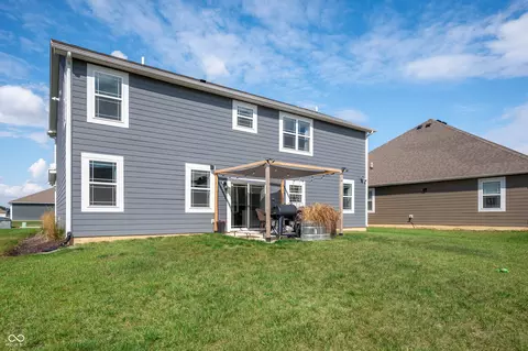 Exterior - 357 Carrick Glen Blvd, Pendleton, IN 46064 photo 3 of 3
