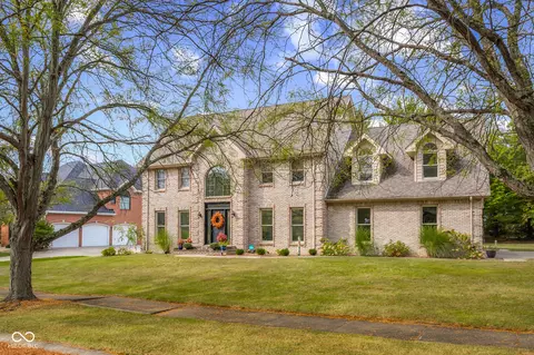 Exterior - 882 Box Turtle Ct, Columbus, IN 47201 photo 8 of 8