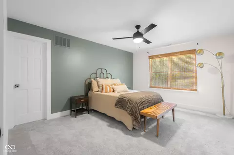 Bedroom - 882 Box Turtle Ct, Columbus, IN 47201 photo 10 of 13
