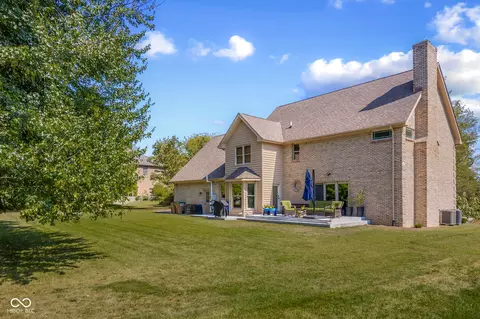 Exterior - 882 Box Turtle Ct, Columbus, IN 47201 photo 6 of 8