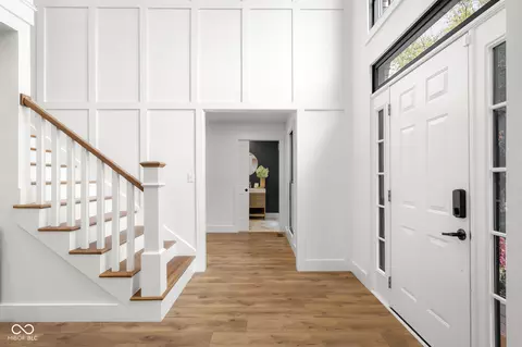Entry Way - 882 Box Turtle Ct, Columbus, IN 47201 photo 7 of 9