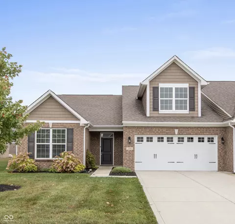 253 Darrough Dr, Greenwood, IN 46143