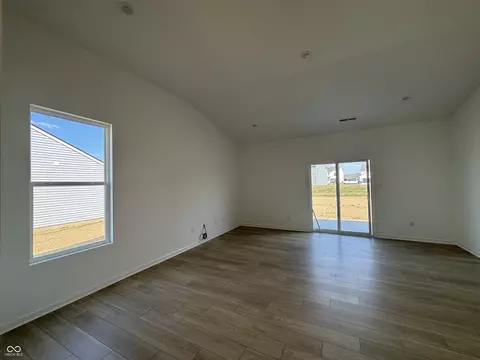 8138 Camellia Ln, Pendleton, IN 46064 photo 4