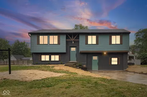 3910 Mistletoe Dr, Indianapolis, IN 46237