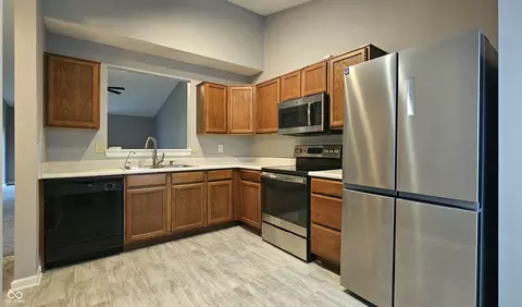 Kitchen - 6615 Captiva Pass, Plainfield, IN 46168 photo 1 of 3