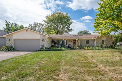 521 Swan Dr, Fortville, IN 46040