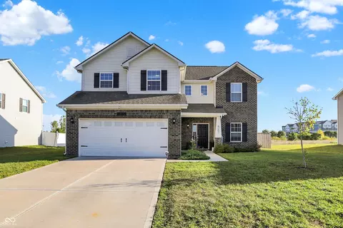 8207 Cagles Mill Trce, Avon, IN 46123