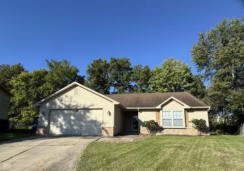 9689 Barrhill Ct, Fishers, IN 46038